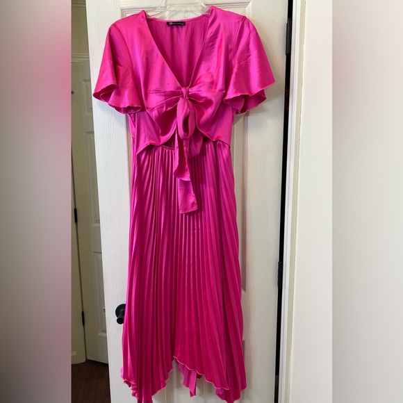 Pretty Garden Women's Pink Dress Size M Pleated Bow Cut Out Summer Party Beach - Picture 2 of 9